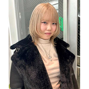 【KARIN】ウルフカット×ホワイトベージュカラー