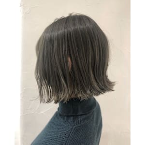 オリーブカラー×肩上ボブ