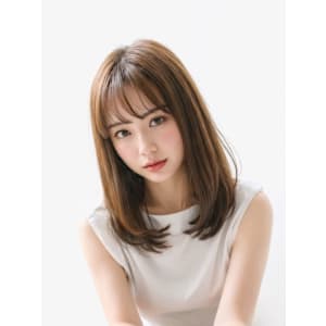 前髪あり / ミディアム小顔レイヤー