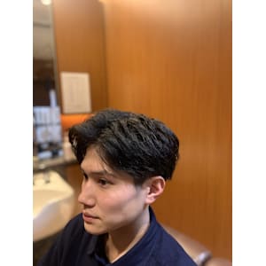 銀座　理容室　ナチュラルツーブロック