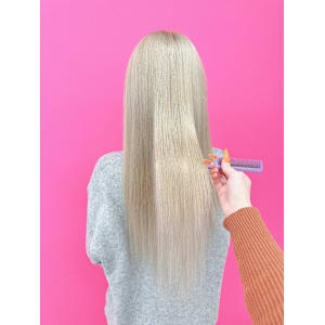 冬も可愛い！ホワイトブロンド♪