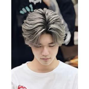 ホワイトバレイヤージュ/刈り上げセンターパート