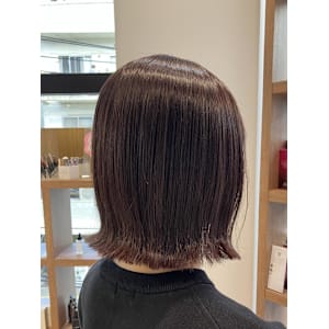 切りっぱなし外はねボブ