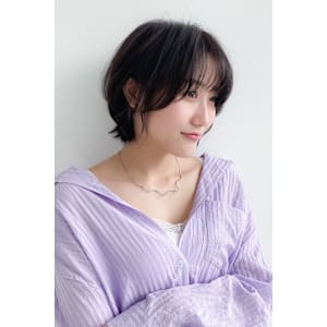 大人の上品さを引き出すナチュラルショート