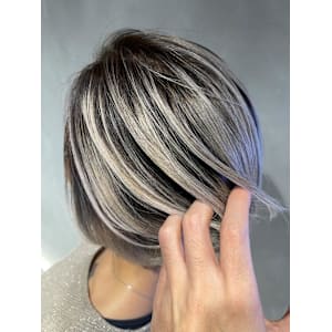 丸みショートボブ/バレイヤージュ/コントラストバレイヤージュ