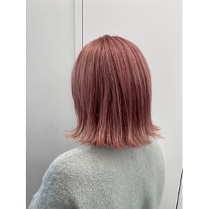 ピンクベージュ