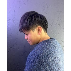 10代20代30代爽やか刈り上げマッシュスタイル