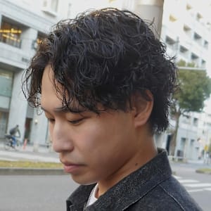 センターパートツイストスパイラルパーマ