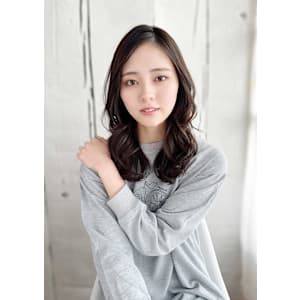 20代30代40代　黒髪レイヤーロング