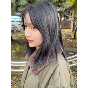 ブルーブラック　地毛風カラー　顔周りレイヤー　ミディアムヘア