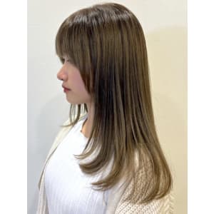 オリーブベージュ　ロングレイヤー　小顔バング　ワンカール