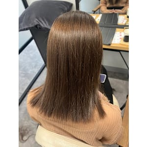 シンプルストレート大人ミディナチュラルブロンドベージュ