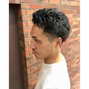 Blossom《髪質改善/縮毛矯正/ケアブリーチ/艶カラー》