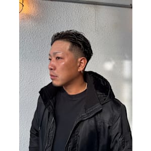 テーパーフェード/スキンフェード/メンズカット/ハイライト