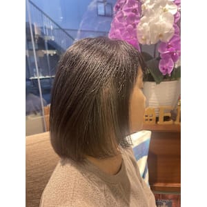 白髪染め&矯正毛でも出来るイヤリングカラー - EMU international 春日部本店【エムインターナショナル】掲載中