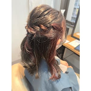 ハーフアップ編み込みヘアアレンジ結婚式パーティーヘアゆる巻き