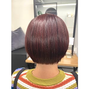 暖色系アッシュチェリーレッドブラウン丸みボブショート