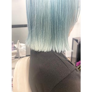 ペールカラー×水色／ケアブリーチカラーブルーハイトーン