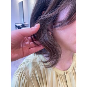 ナチュラルインナーカラーグレーベージュレイヤーボブ