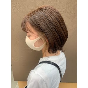 小顔ボブ×イヤリングカラーベージュ