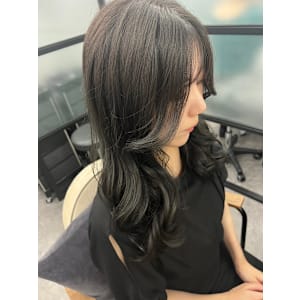 韓国風顔まわりカットゆる巻きウェーブ