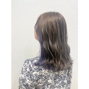 グレージュ×パープルイヤリングカラー