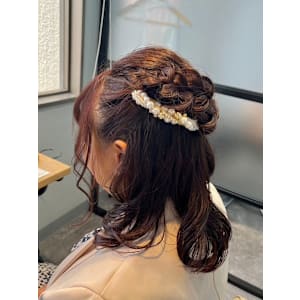 編み込みハーフアップ×パールピンアレンジ