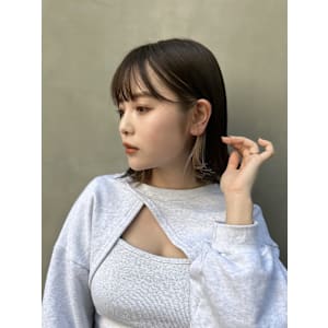 髪質改善ぱっつん前髪アッシュブラック*Zina茨木