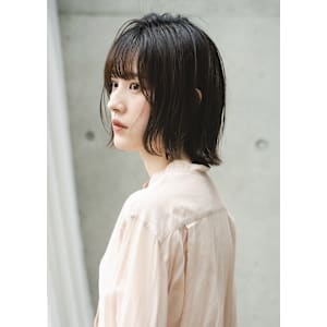 重めでも動きが出る！外ハネ切りっぱなしベルボブ小顔になる前髪