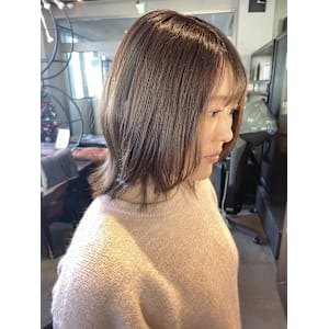 オリーブベージュ/顔周りレイヤー