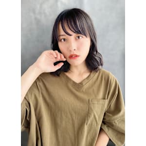 20代30代40代　黒髪ミディアムくびれレイヤー