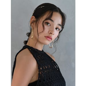 上品なお呼ばれスタイル