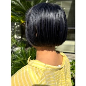 ハイライトカラー　ブルーブラック　デザインカラー　ボブ
