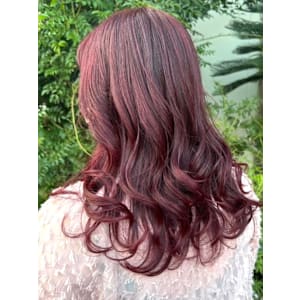 チェリーレッド　ピンクカラー　ダブルカラー　巻髪ロング