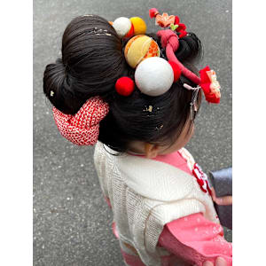 七五三ヘア　日本髪　3歳ヘアセット　ちりめん細工　キッズヘア - NAKAO COIFFURE【ナカオ コアフュール】掲載中