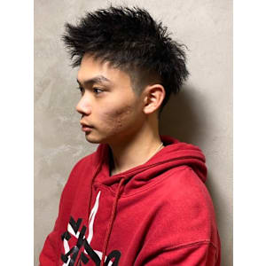 ツイストパーマ　ツーブロック　アップバング　20代