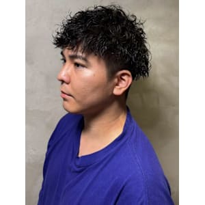 波巻きパーマ　刈り上げ　ツーブロックマッシュ　ミニマッシュ