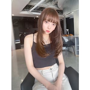 《袴田》たっぷりレイヤー/プツっと前髪/ストレートヘア