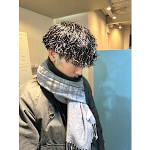 波巻きスパイラルパーマ/刈り上げマッシュ