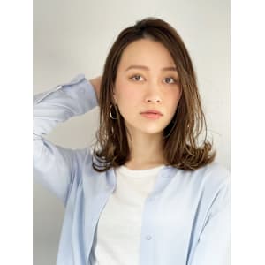 外ハネスタイル