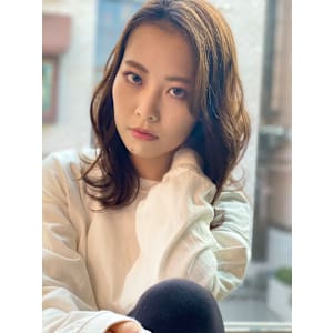 BUZZbee 外ハネ　ウェーブスタイル