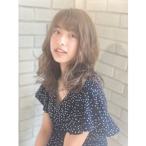 BUZZ bee ナチュラルゆるセミディ