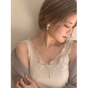 耳掛け大人可愛い20代30代40代ワンサイドショートスタイル