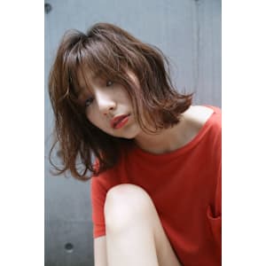 切りっぱなし艶髪波ウェーブスタイル