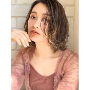 30代40代小顔ふんわり外ハネセミディ