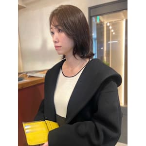 外ハネボブ　くびれヘア　シースルーバング　ブラウンベージュ