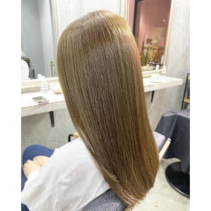 オリーブベージュ