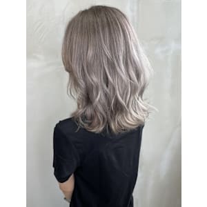 【SOURCE】ホワイトグレージュ