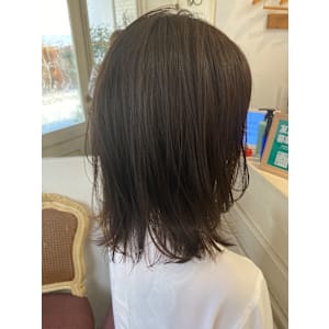 ナチュラルレイヤーミディ秋冬赤味なし透明オリーブグレージュ - CHAINON【シェノン】掲載中