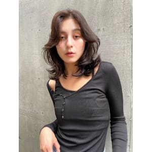 黄金シルエット　海外レイヤー×深みブラウン